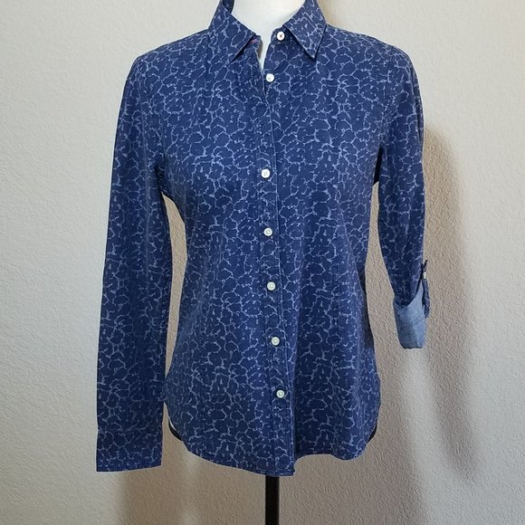 Talbots Shirt 4 Button Down Denim Blue 100% Cotton Roll Tab Sleeve Blouse Top - Picture 2 of 5